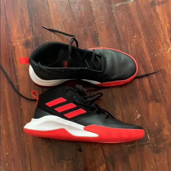 Adidas Sneakers